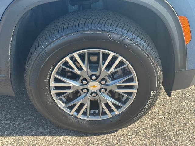 Used 2025 Chevrolet Traverse LT w/ LPO, Floor Liner Package AWD/4WD image 9
