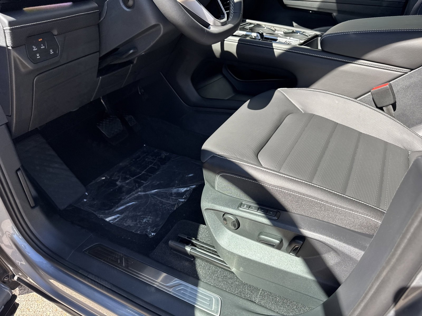 New 2026 Volkswagen Atlas SEL image 15