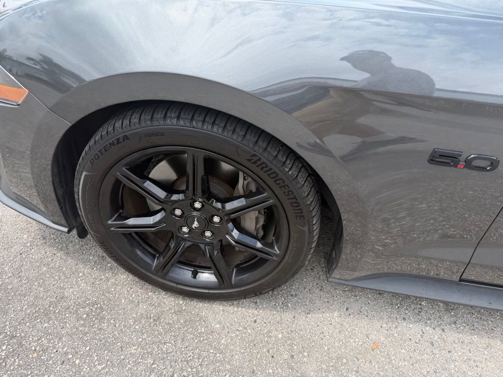 Used 2019 Ford Mustang GT Premium w/ Black Accent Package RWD image 9