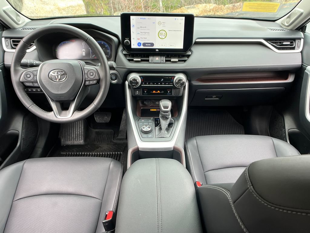 Used 2025 Toyota RAV4 Limited w/ Advanced Technology Package image 13