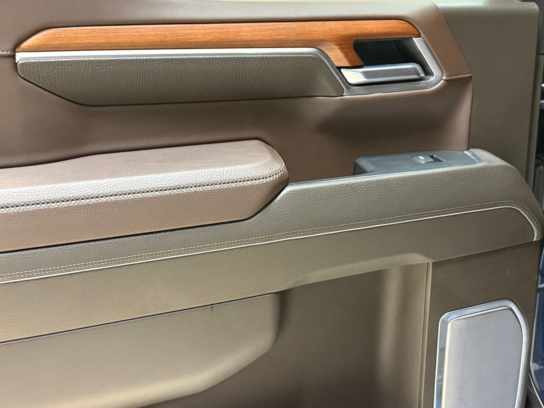 Used 2022 GMC Sierra 1500 Denali image 38