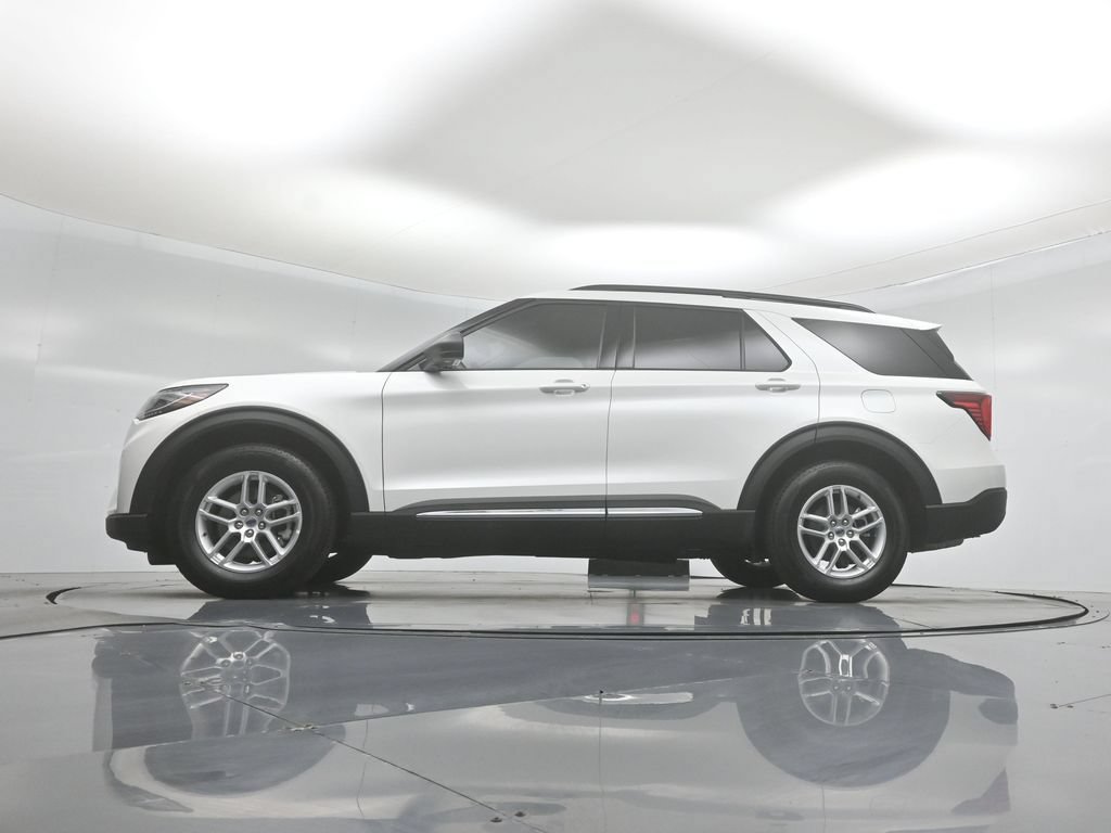 Certified 2025 Ford Explorer Active RWD image 8
