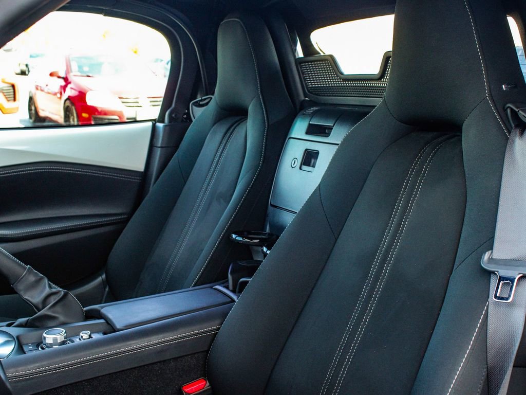 Used 2024 MAZDA MX-5 Miata Club RWD image 31