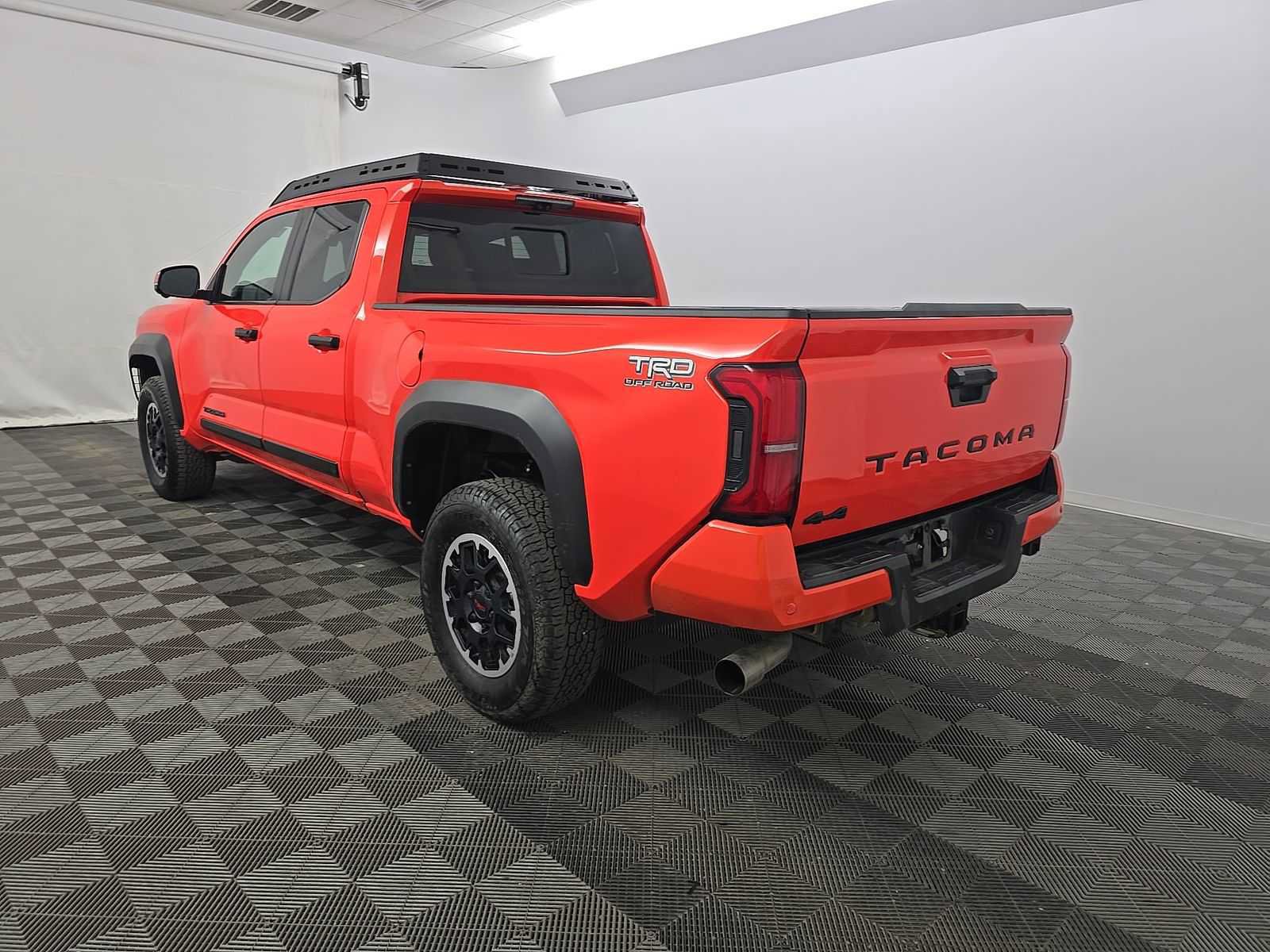 Used 2024 Toyota Tacoma TRD Off-Road w/ TRD Off Road Premium Package AWD/4WD image 7