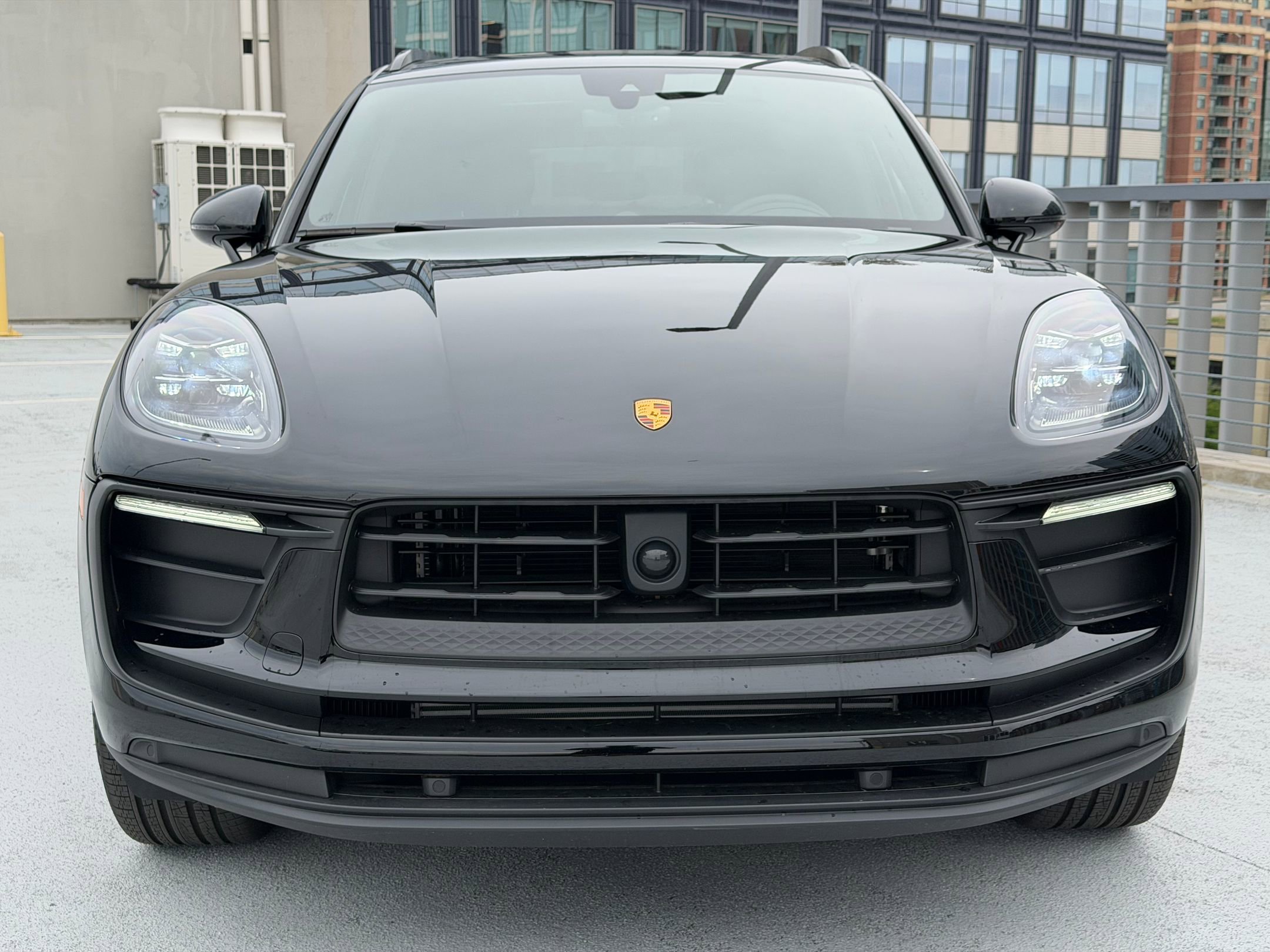 Certified 2026 Porsche Macan AWD/4WD image 10