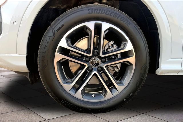 Certified 2025 Audi Q5 Premium w/ Convenience Package AWD/4WD image 9