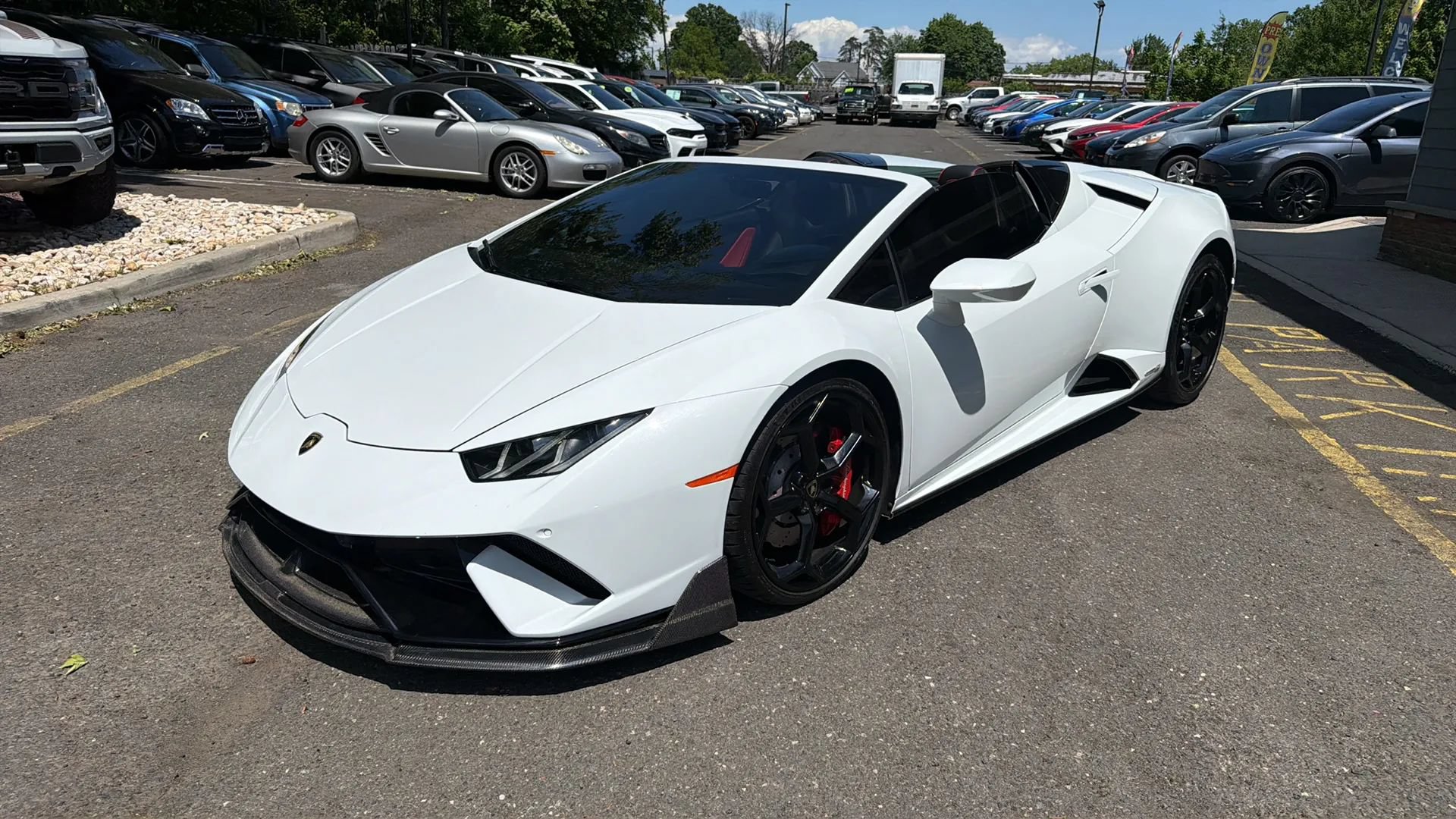 Used 2021 Lamborghini Huracan EVO RWD image 10