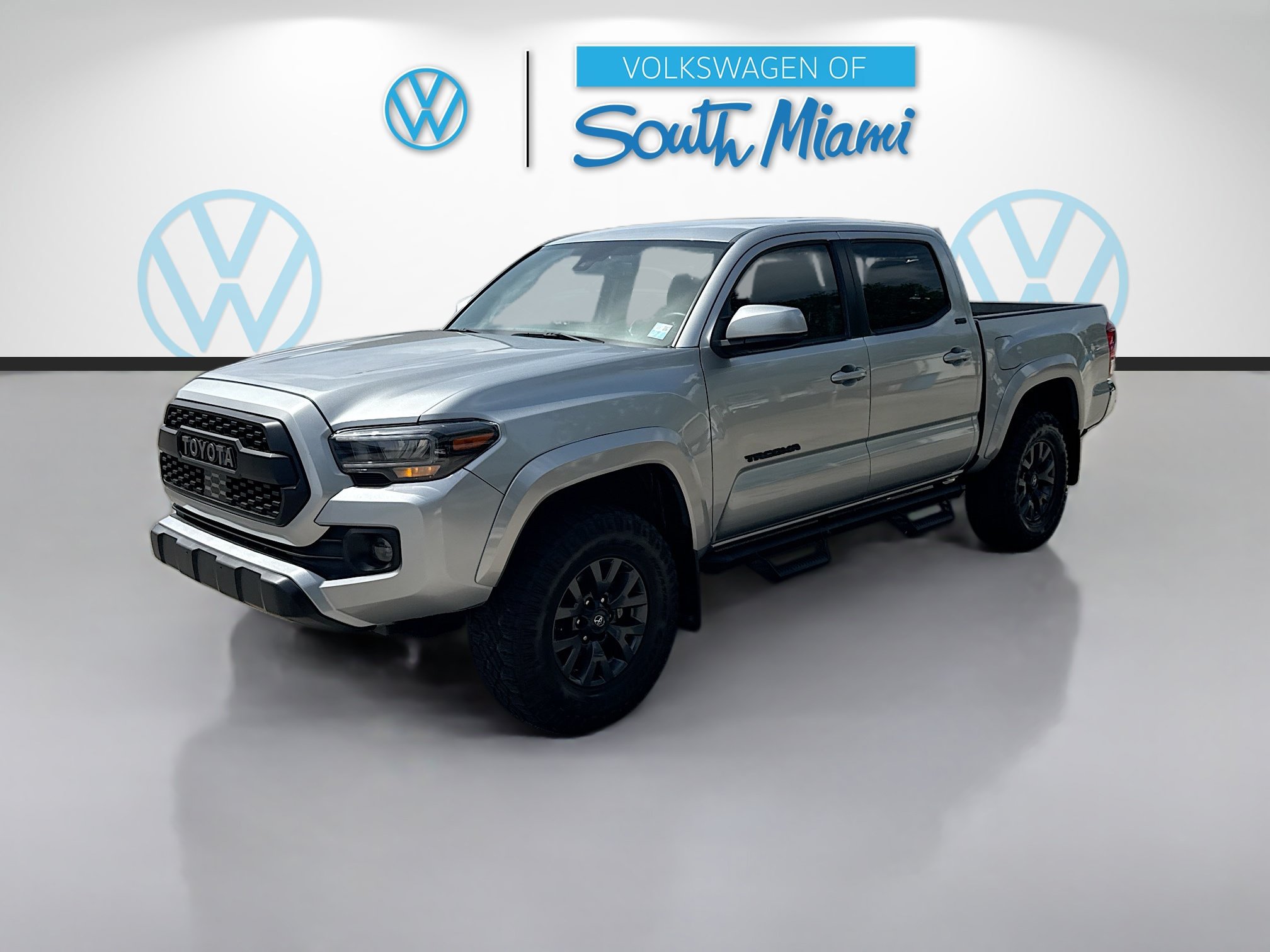 Used 2023 Toyota Tacoma SR5 RWD image 3