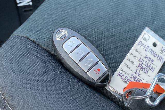 Used 2019 Nissan Pathfinder SV w/ SV Tech Package AWD/4WD image 20