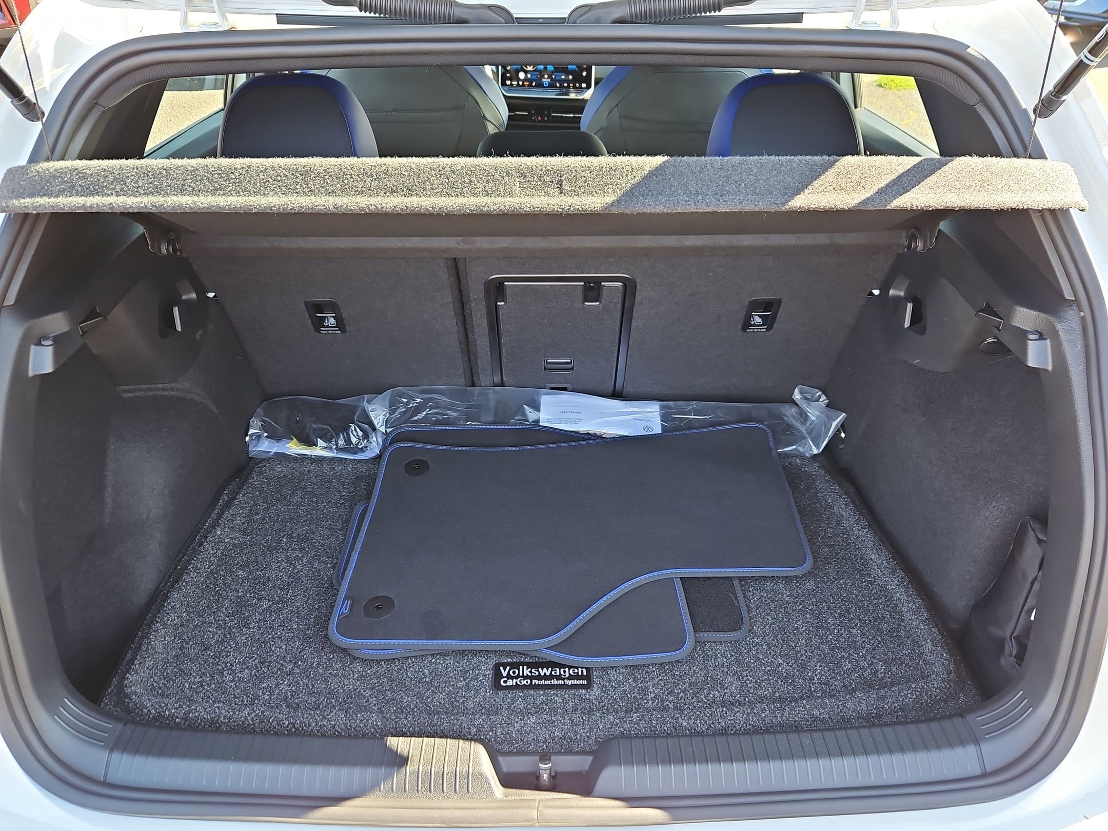 Used 2025 Volkswagen Golf R Black Edition image 25