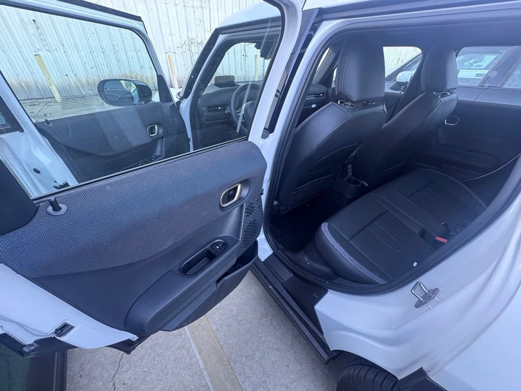 Used 2026 MINI Cooper 4-Door Hardtop FWD image 5