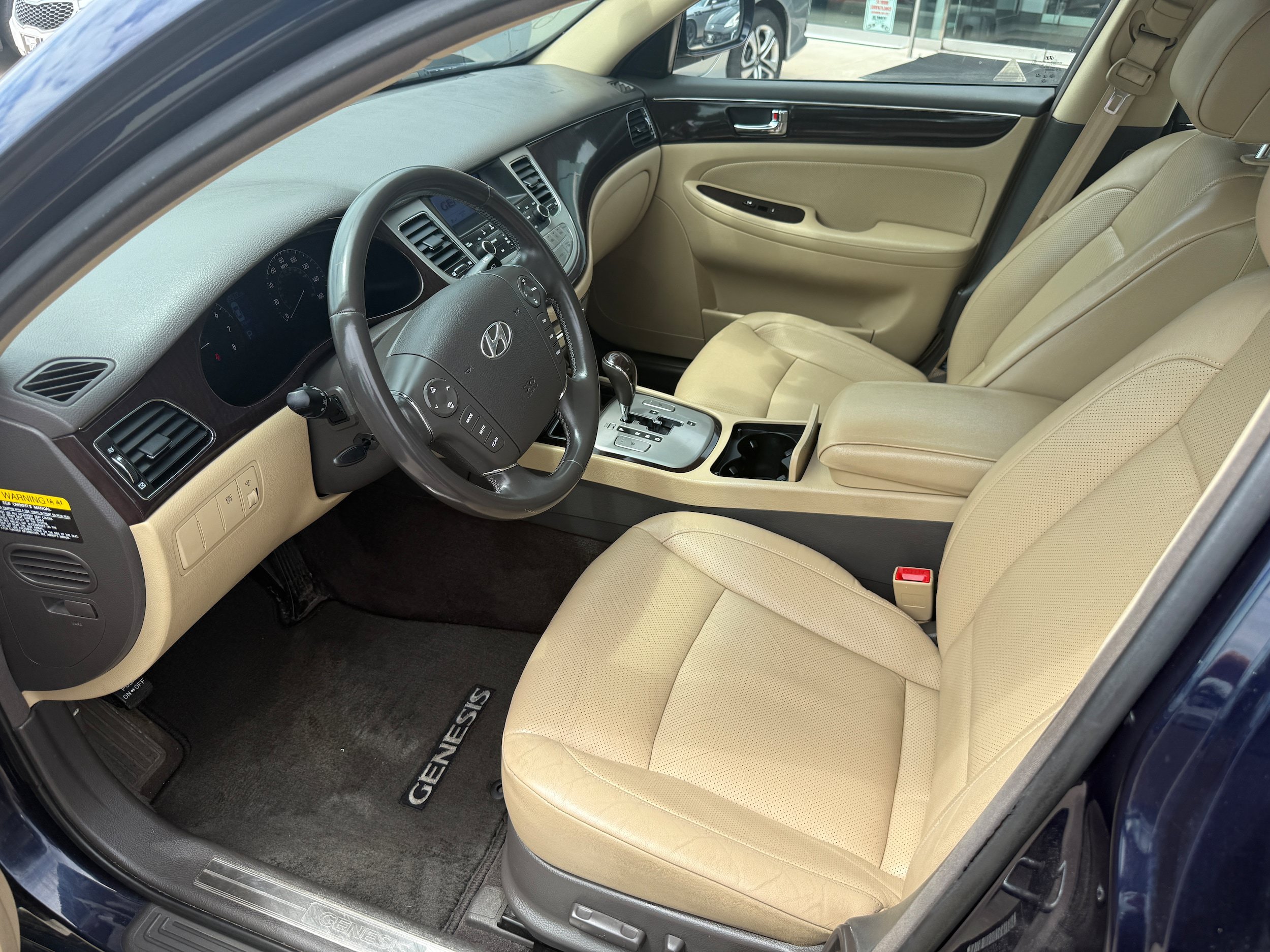 Used 2009 Hyundai Genesis 3.8 RWD image 5