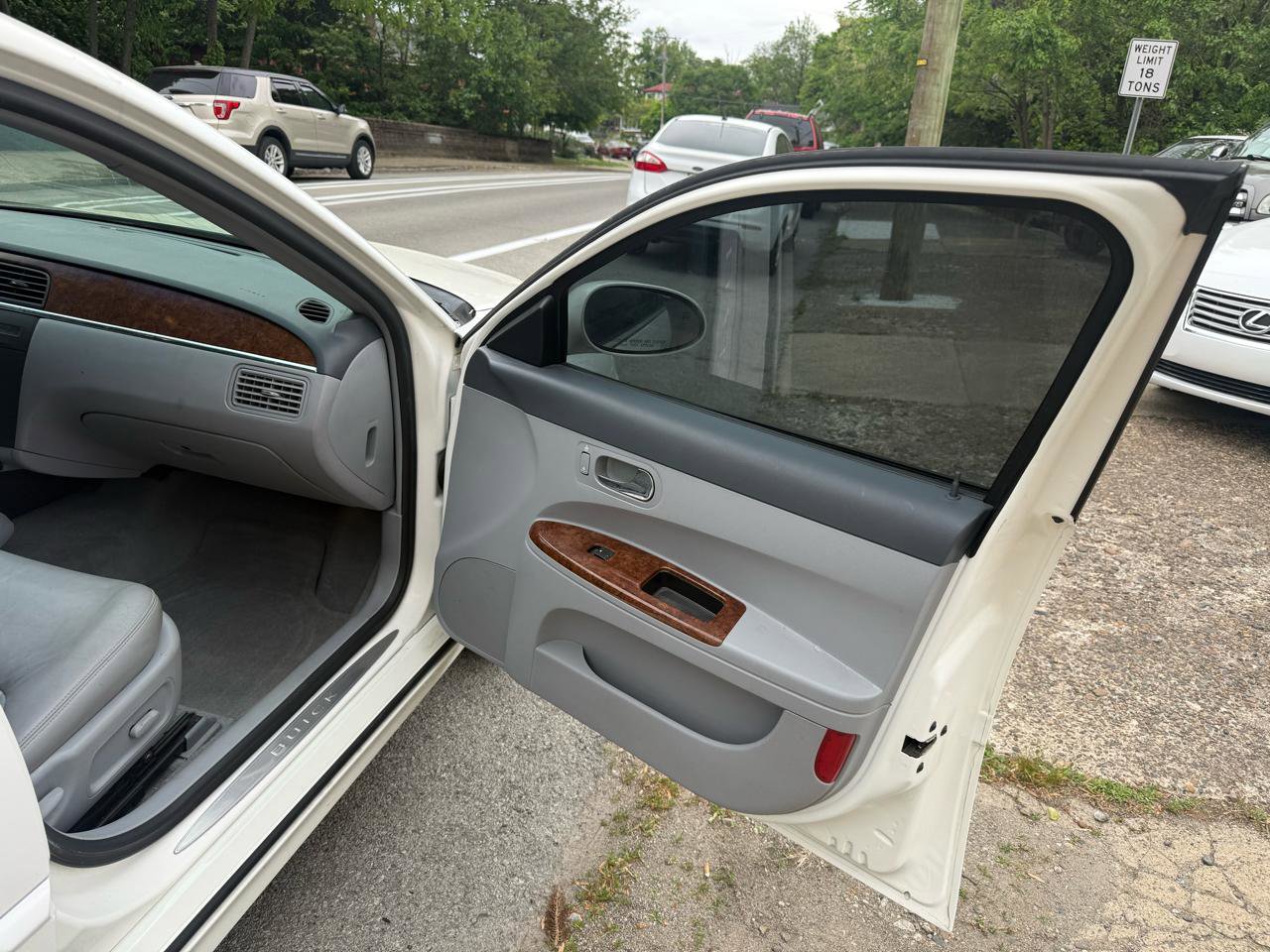 Used 2005 Buick LaCrosse CXL w/ Gold Convenience Package FWD image 15