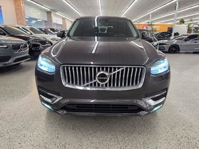Used 2024 Volvo XC90 B5 Core AWD/4WD image 3