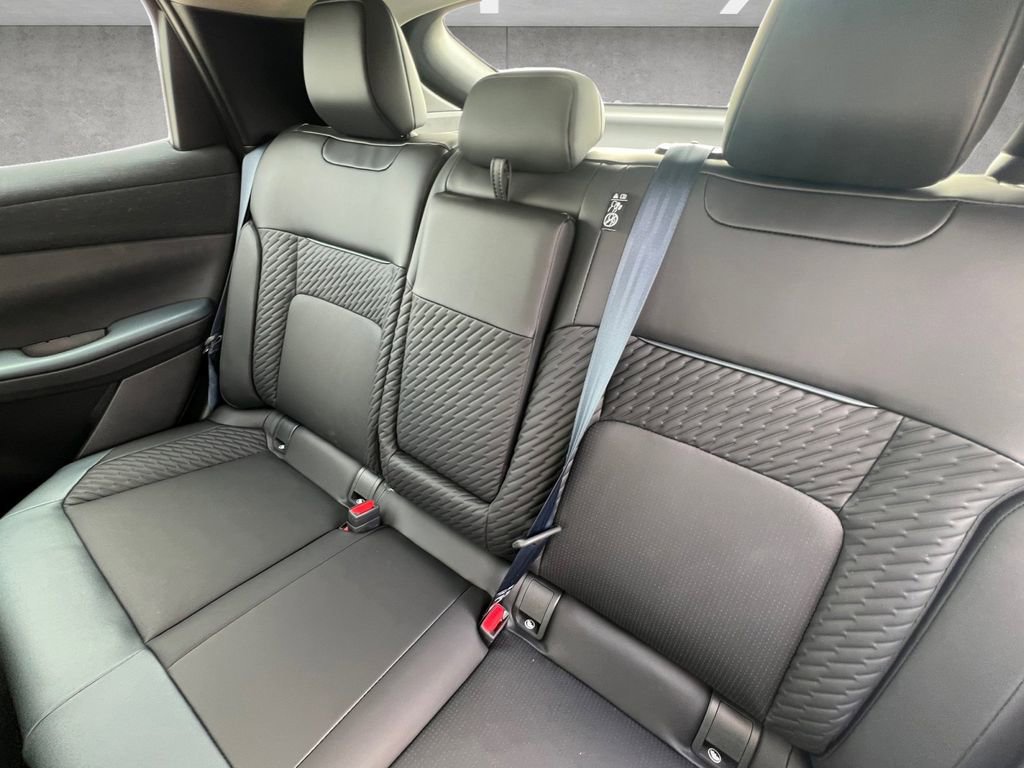 New 2026 Nissan Leaf Platinum+ w/ Cargo Package (Platinum+) FWD image 23