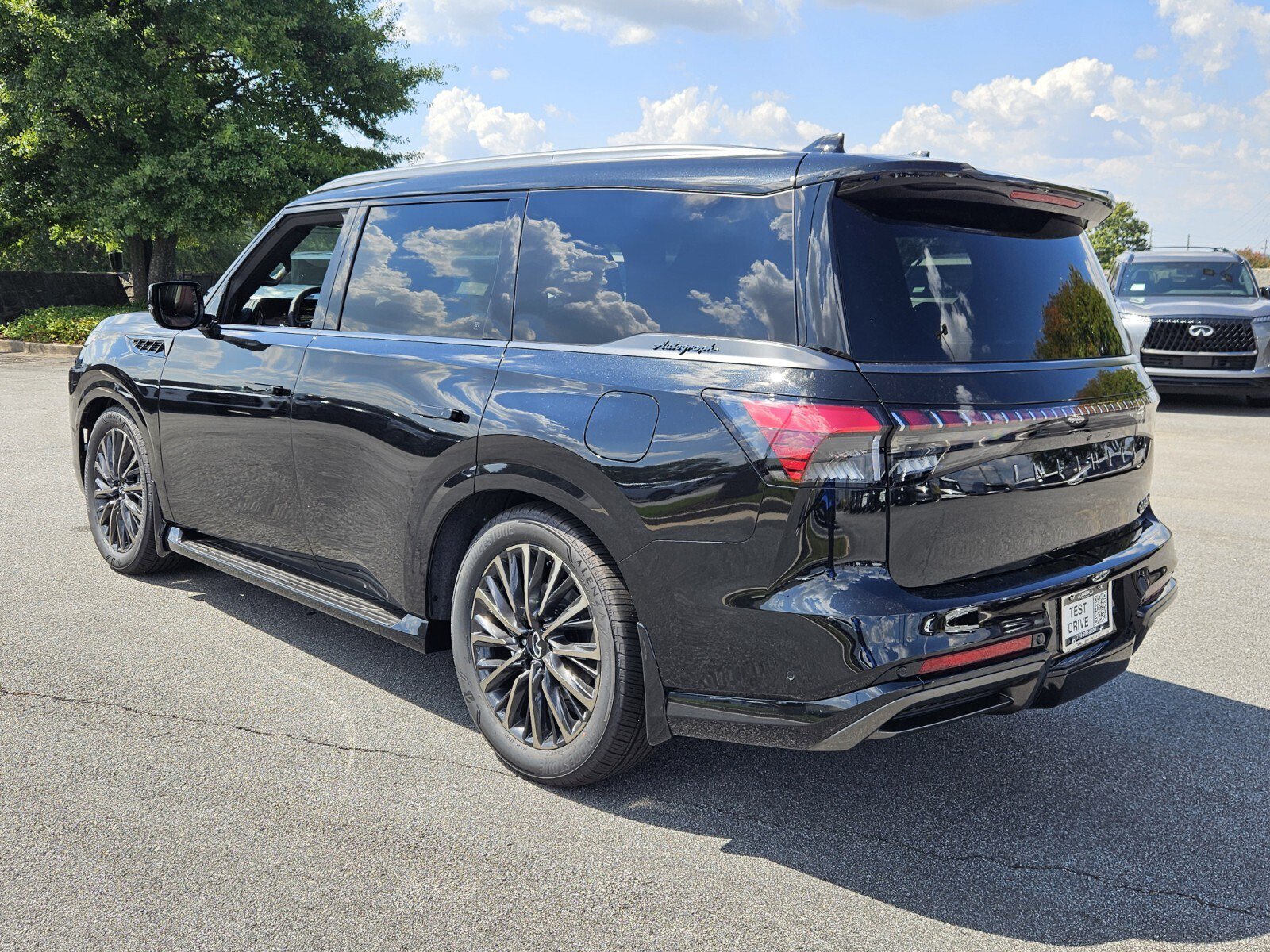 New 2027 INFINITI QX80 Autograph w/ Premium Cargo Package AWD/4WD image 8
