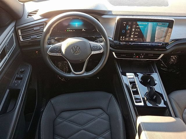 Used 2024 Volkswagen Atlas Cross Sport SE FWD image 11