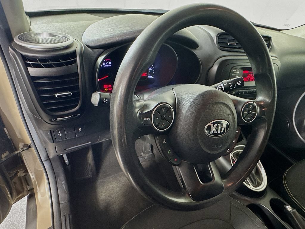 Used 2014 Kia Soul + FWD image 11