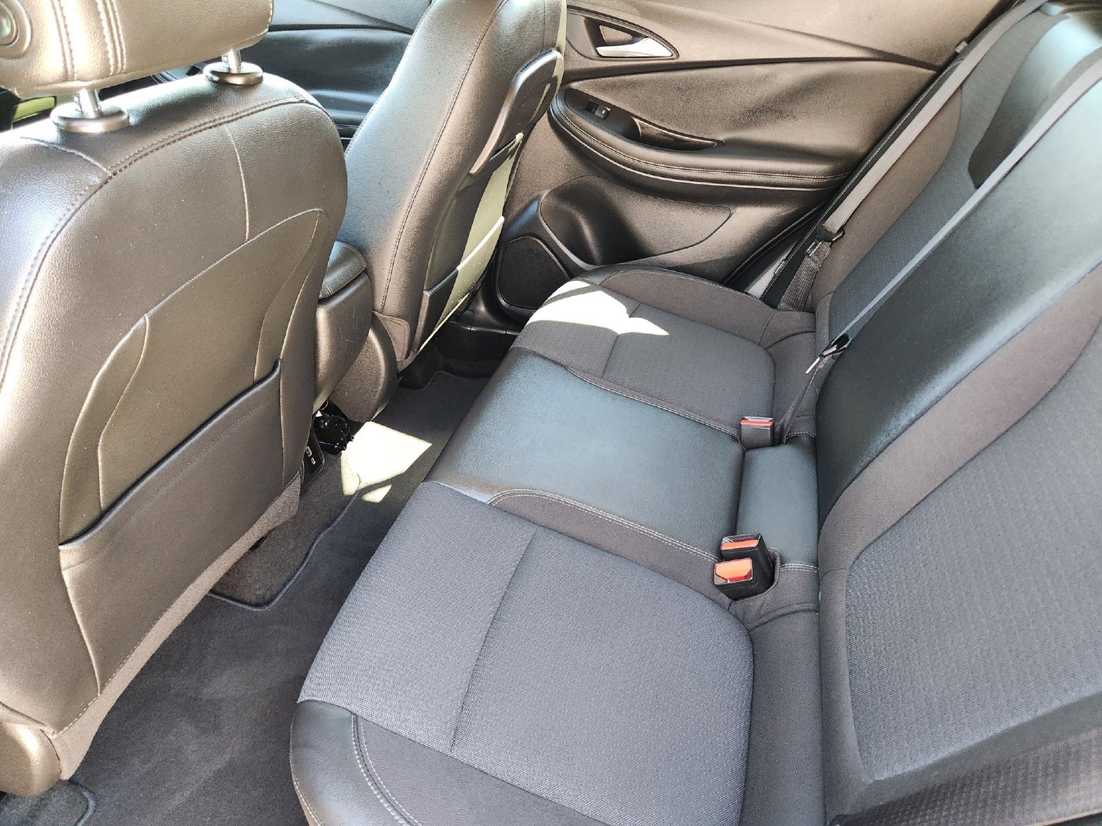 Used 2021 Buick Encore GX Preferred w/ Cold Weather Comfort Package FWD image 36