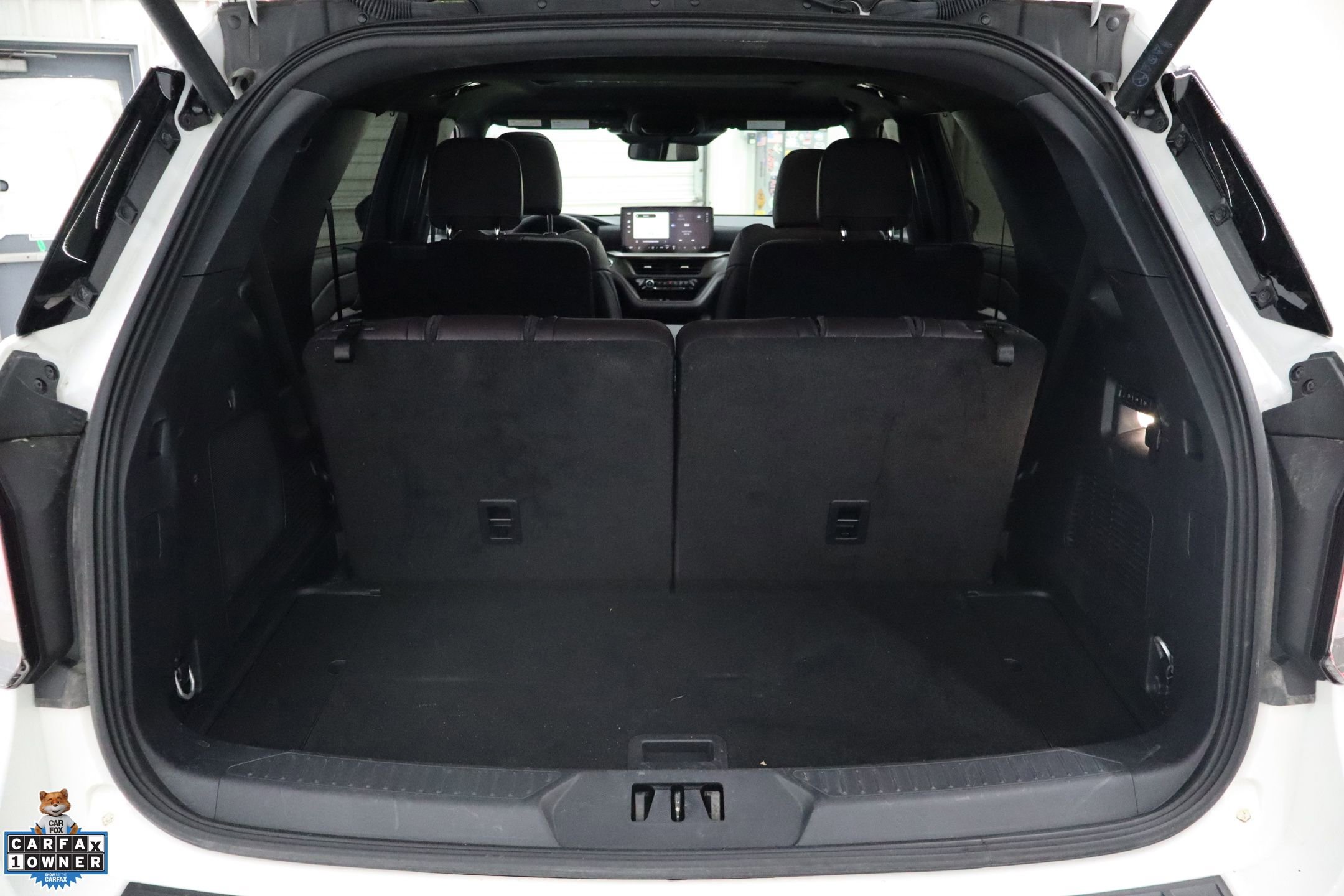 Used 2025 Ford Explorer Platinum image 27