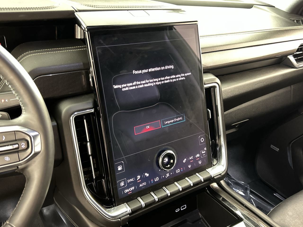 Used 2025 GMC Yukon Elevation image 16