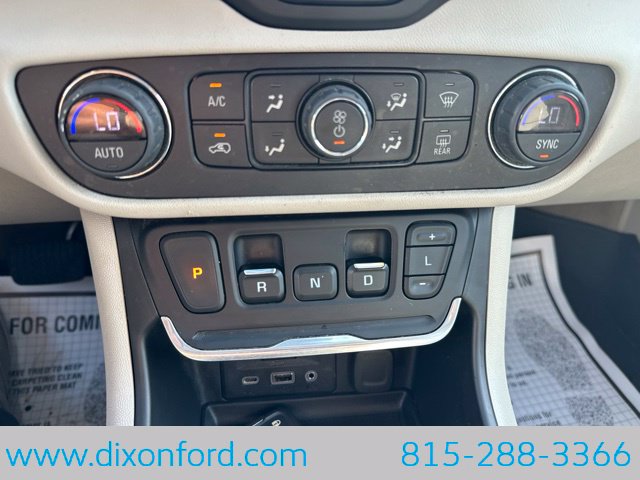Used 2020 GMC Terrain Denali w/ GMC Pro Grade Package AWD/4WD image 40