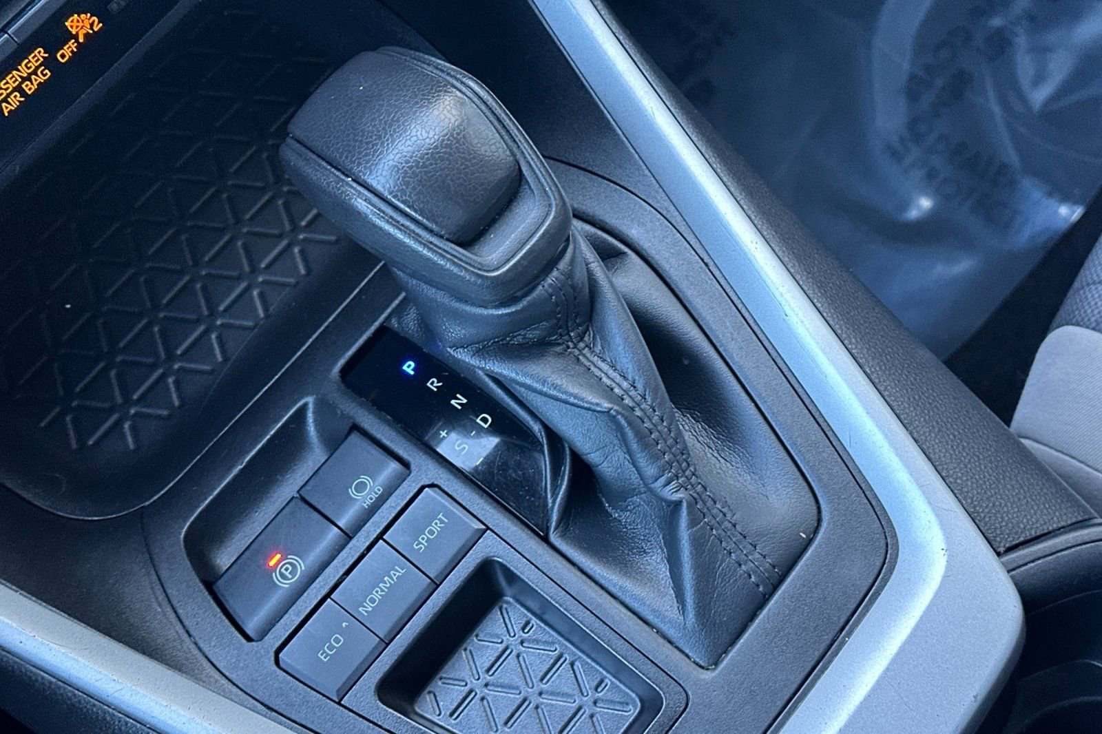 Certified 2022 Toyota RAV4 XLE w/ Convenience Package image 21