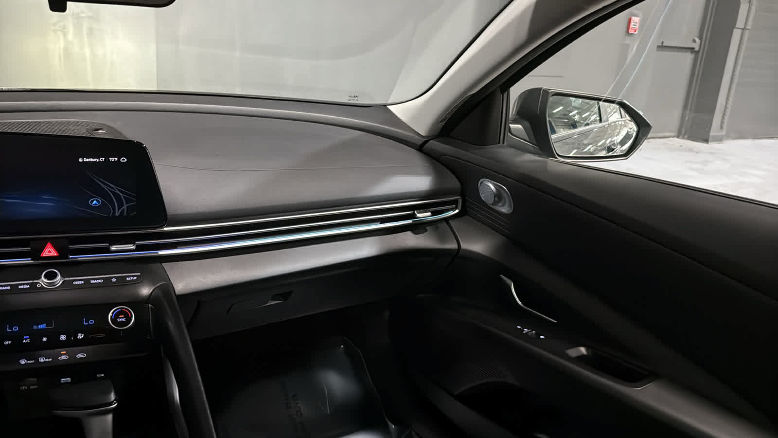 Used 2024 Hyundai Elantra SEL FWD image 23