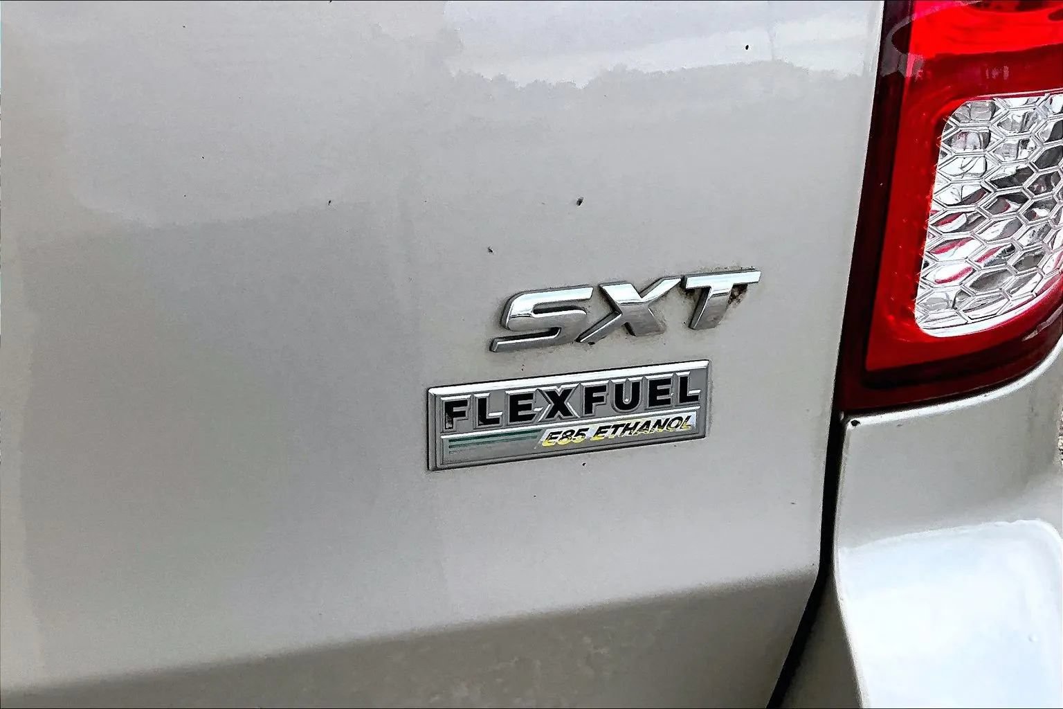 Used 2014 Dodge Grand Caravan SXT w/ Rear Park Assist Package FWD image 22