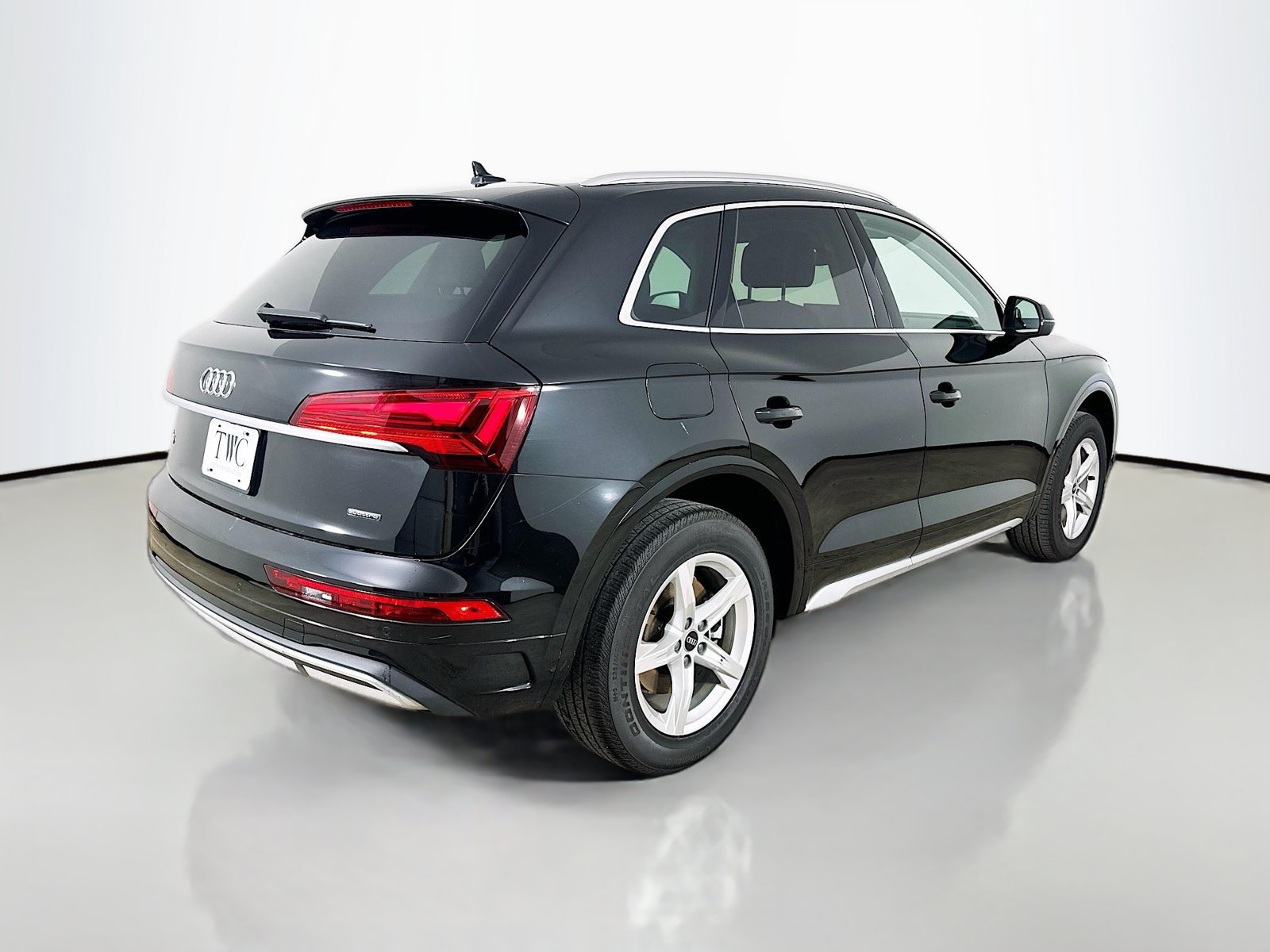 Certified 2023 Audi Q5 2.0T Premium w/ Convenience Package AWD/4WD image 5