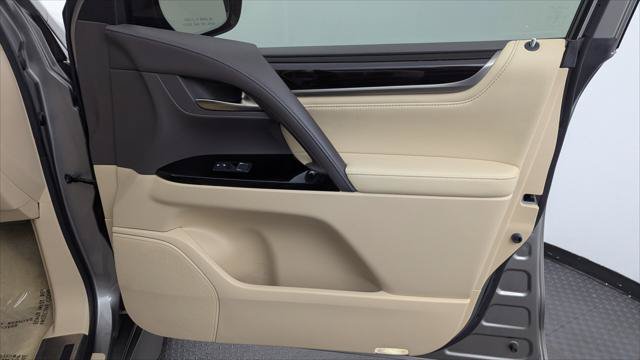 Used 2018 Lexus LX 570 4WD image 22