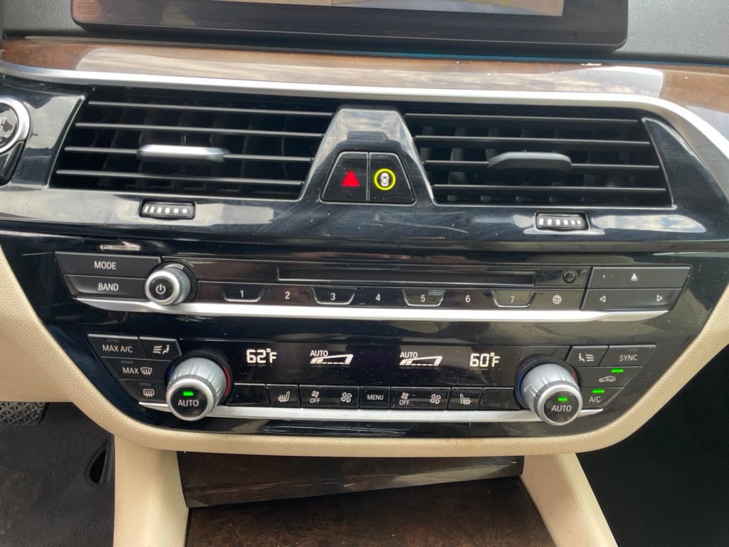 Used 2018 BMW 540i RWD image 11