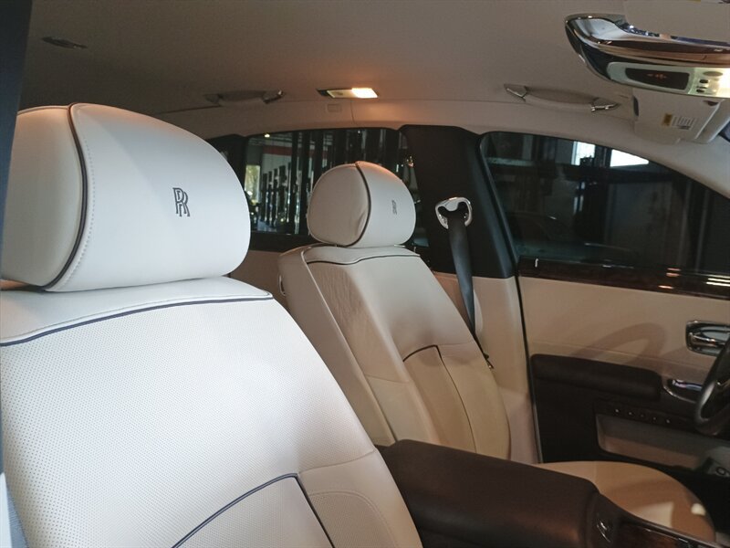 Used 2013 Rolls-Royce Ghost RWD image 45