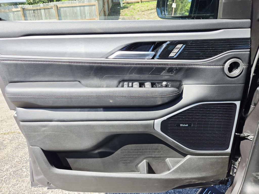 New 2026 Jeep Grand Wagoneer Limited image 32