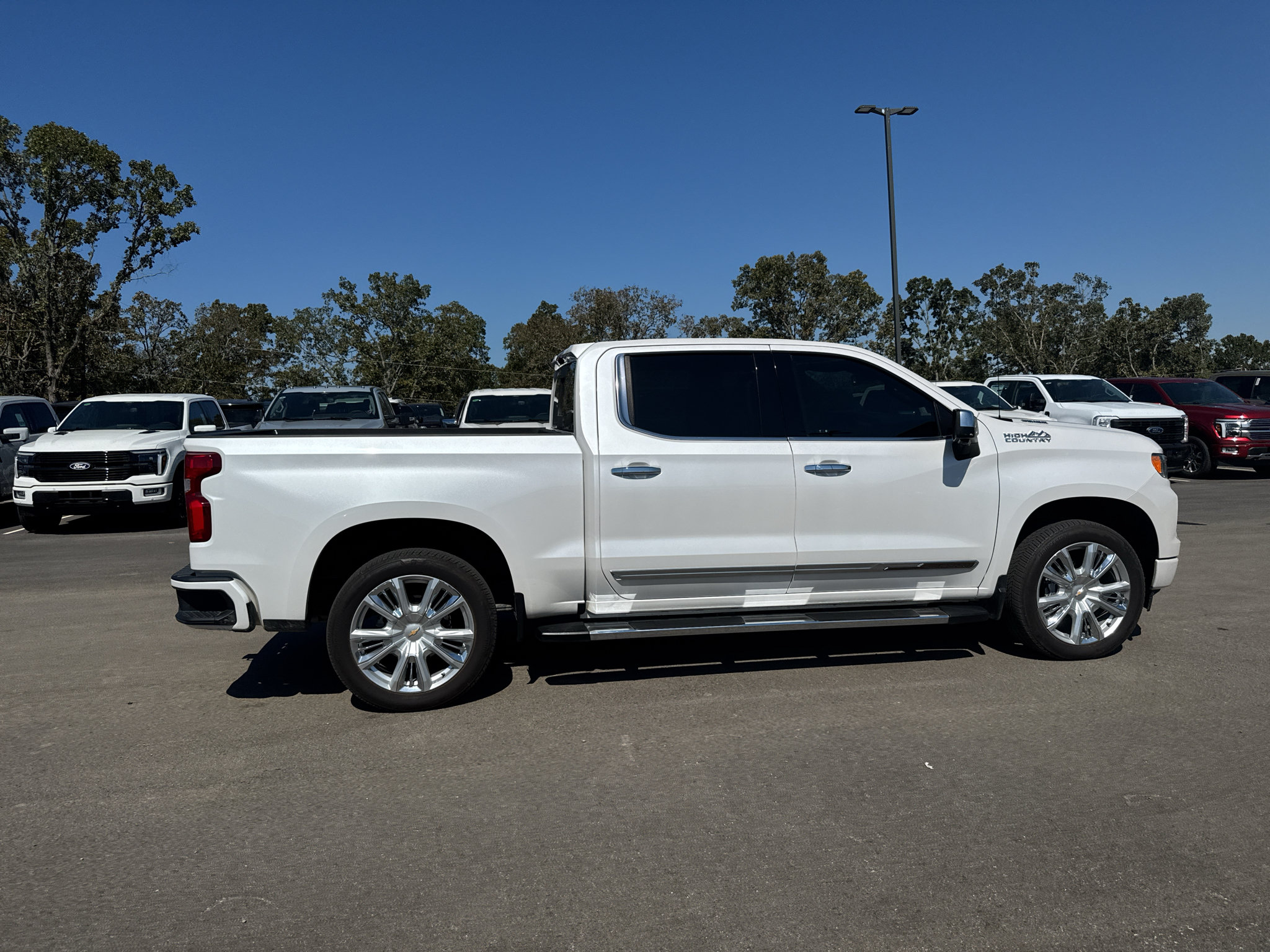 Used 2022 Chevrolet Silverado 1500 High Country AWD/4WD image 13