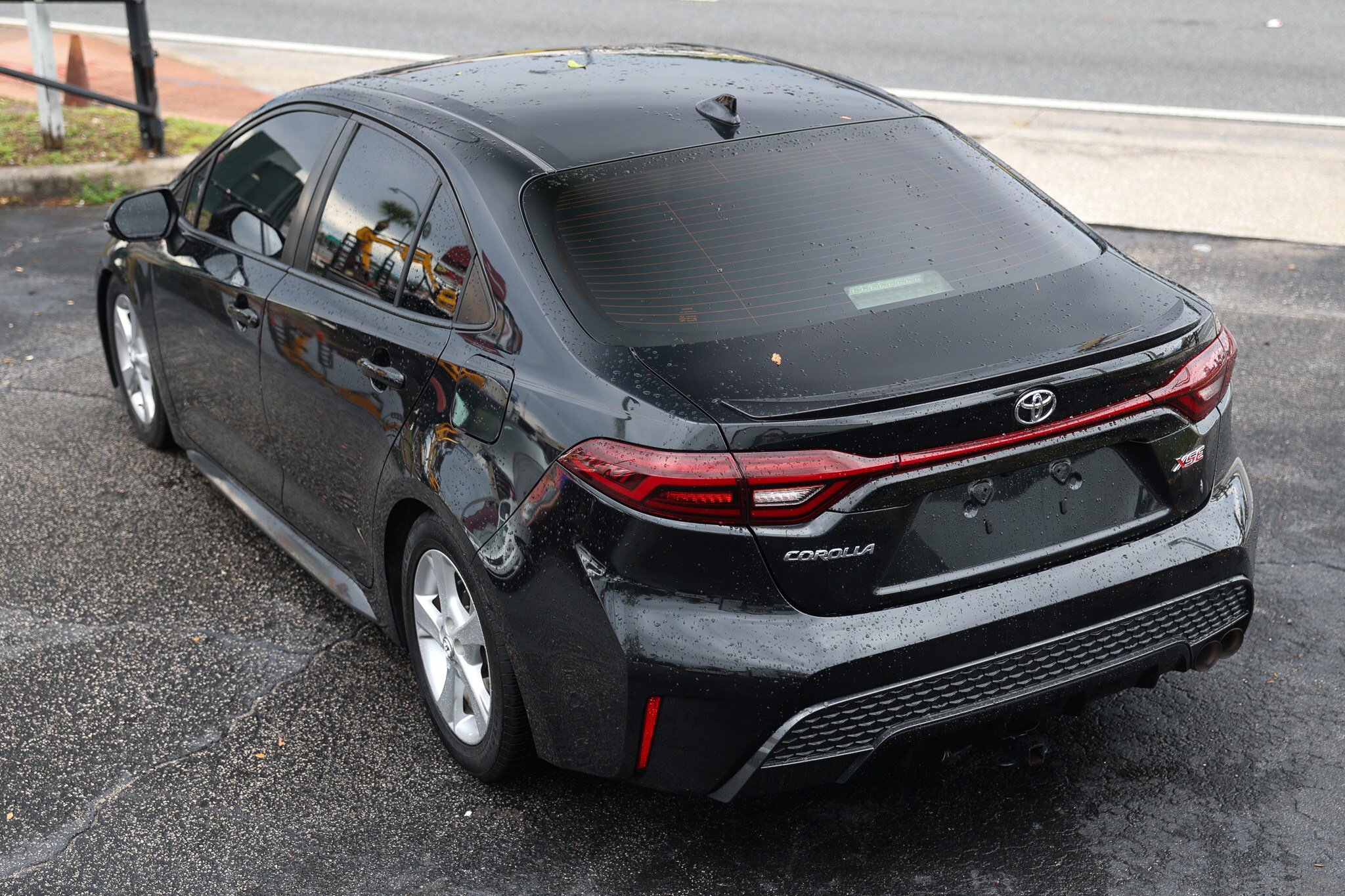 Used 2020 Toyota Corolla SE FWD image 8