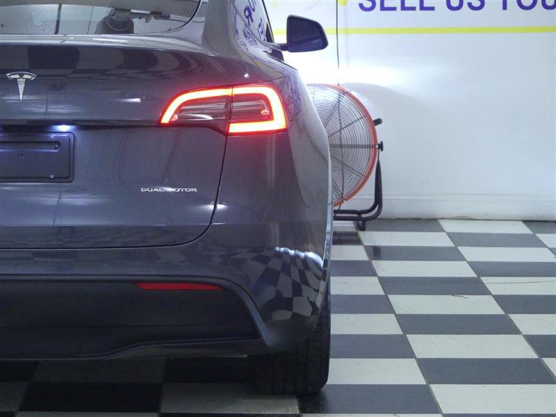 Used 2021 Tesla Model Y Long Range AWD/4WD image 28