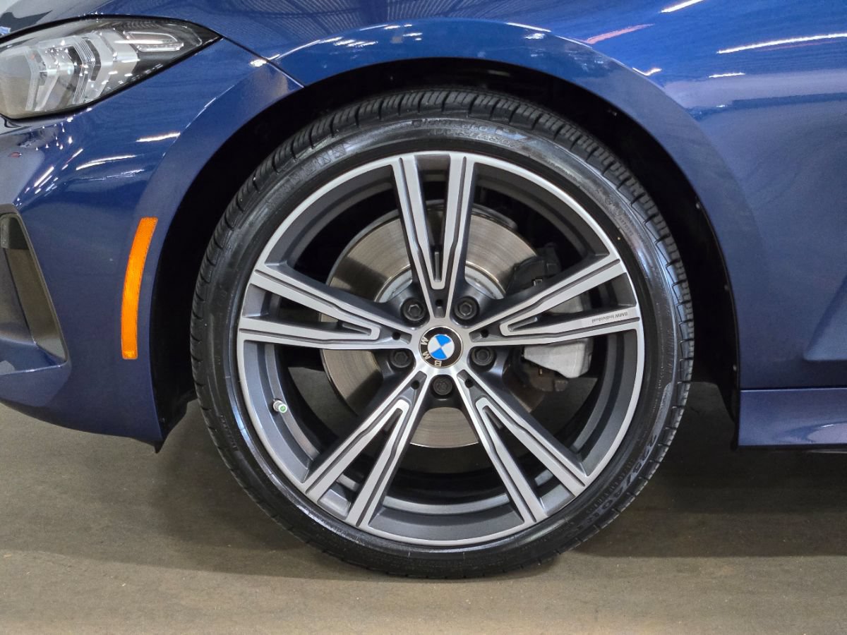 Used 2023 BMW 330i Sedan w/ Premium Package RWD image 15