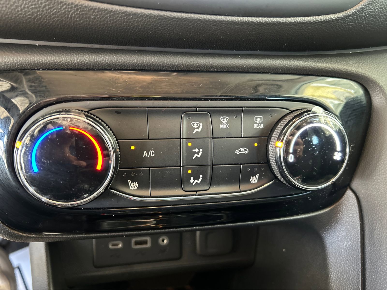 Used 2023 Buick Encore GX Preferred w/ Cold Weather Comfort Package image 26