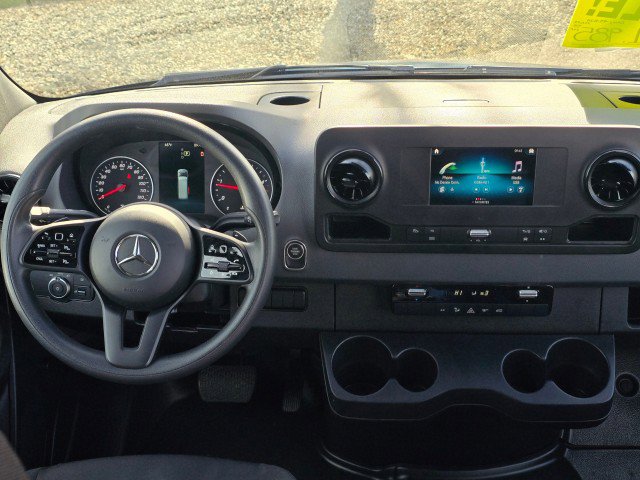 Used 2021 Mercedes-Benz Sprinter 2500 image 18