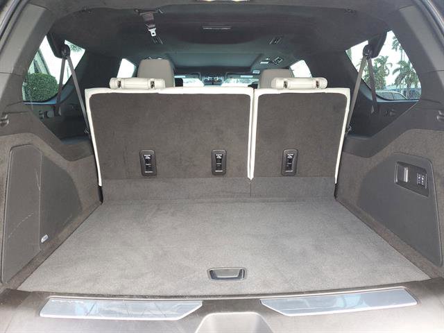 Certified 2026 Cadillac Escalade ESV Platinum Luxury image 12