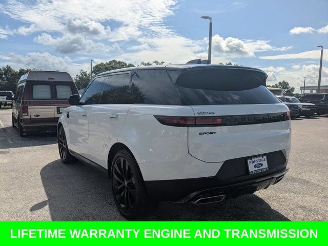 Used 2025 Land Rover Range Rover Sport SE AWD/4WD image 6