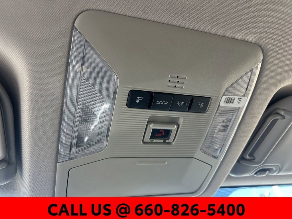 Used 2025 Toyota RAV4 XLE image 20