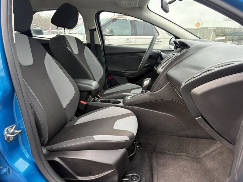 Used 2014 Ford Focus SE w/ SE Sport Package image 20
