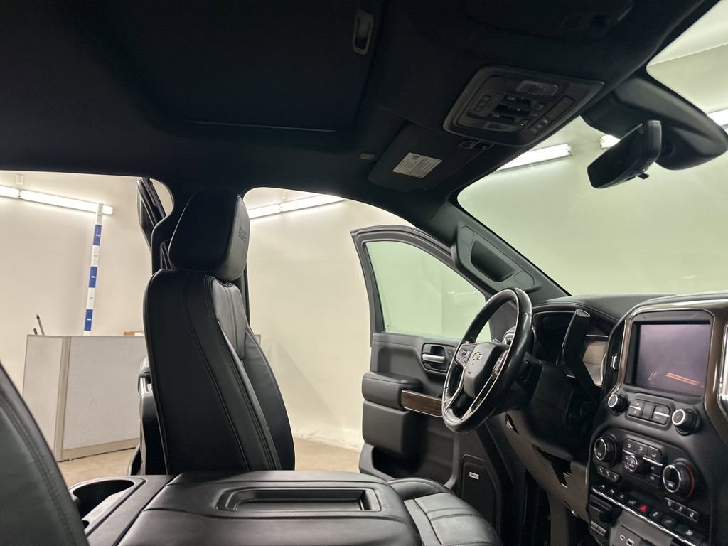 Certified 2020 Chevrolet Silverado 1500 High Country w/ Technology Package image 21