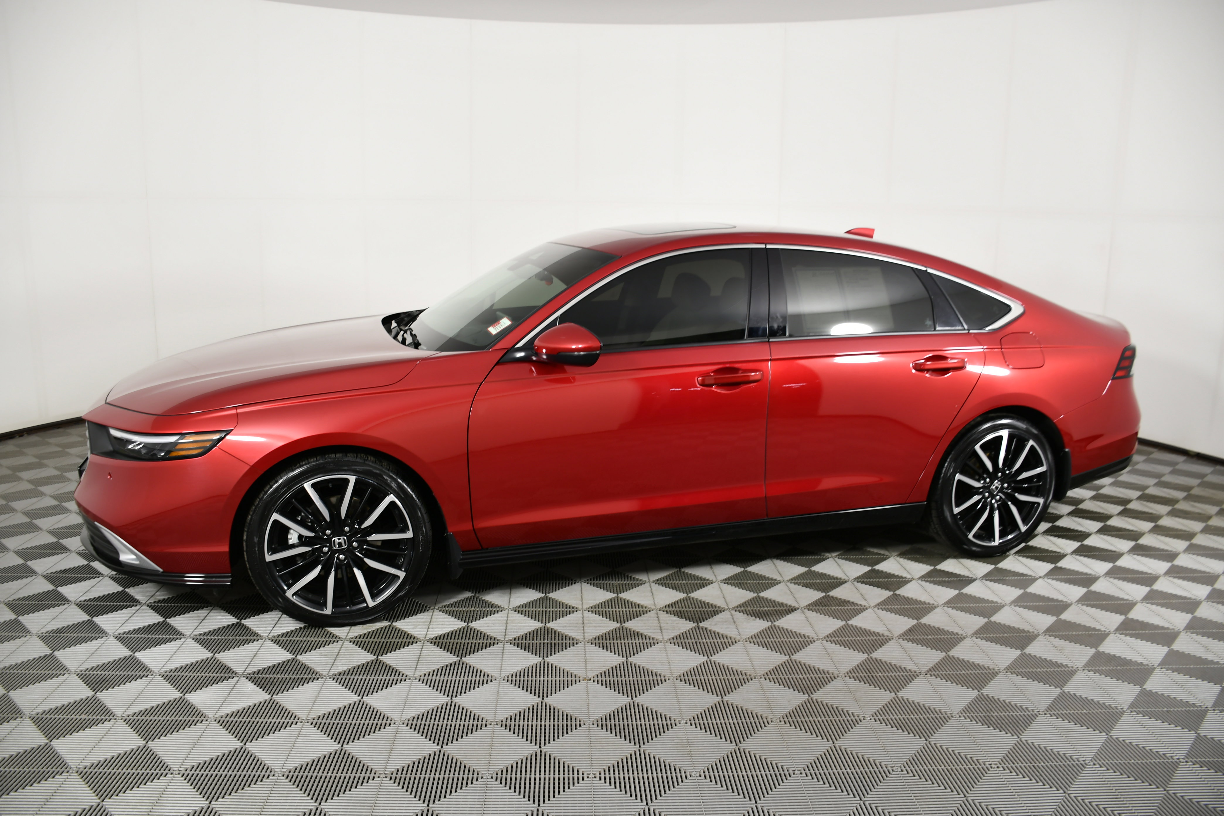 Certified 2024 Honda Accord Touring image 9