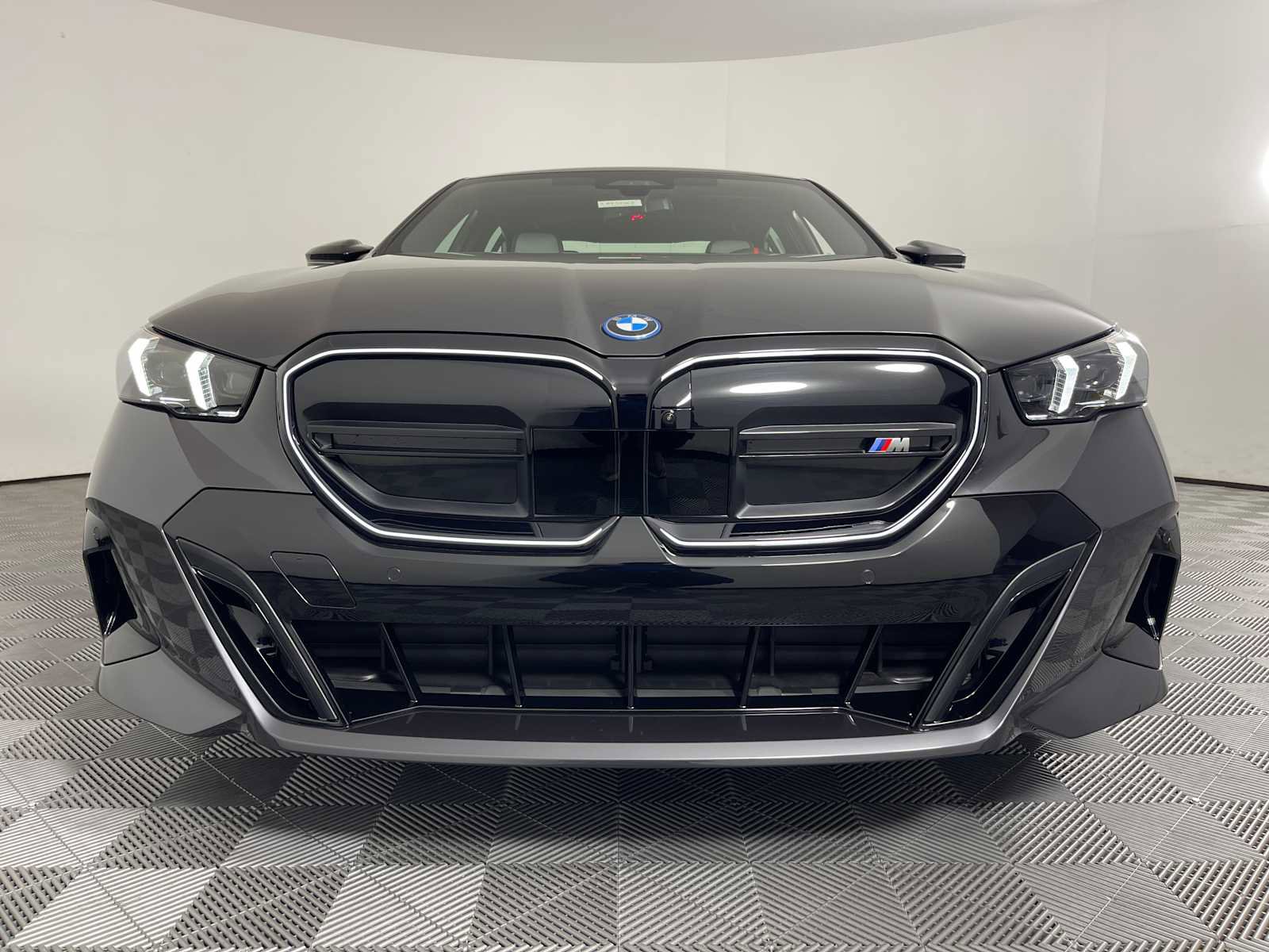 New 2025 BMW i5 M60 w/ Premium Package image 5