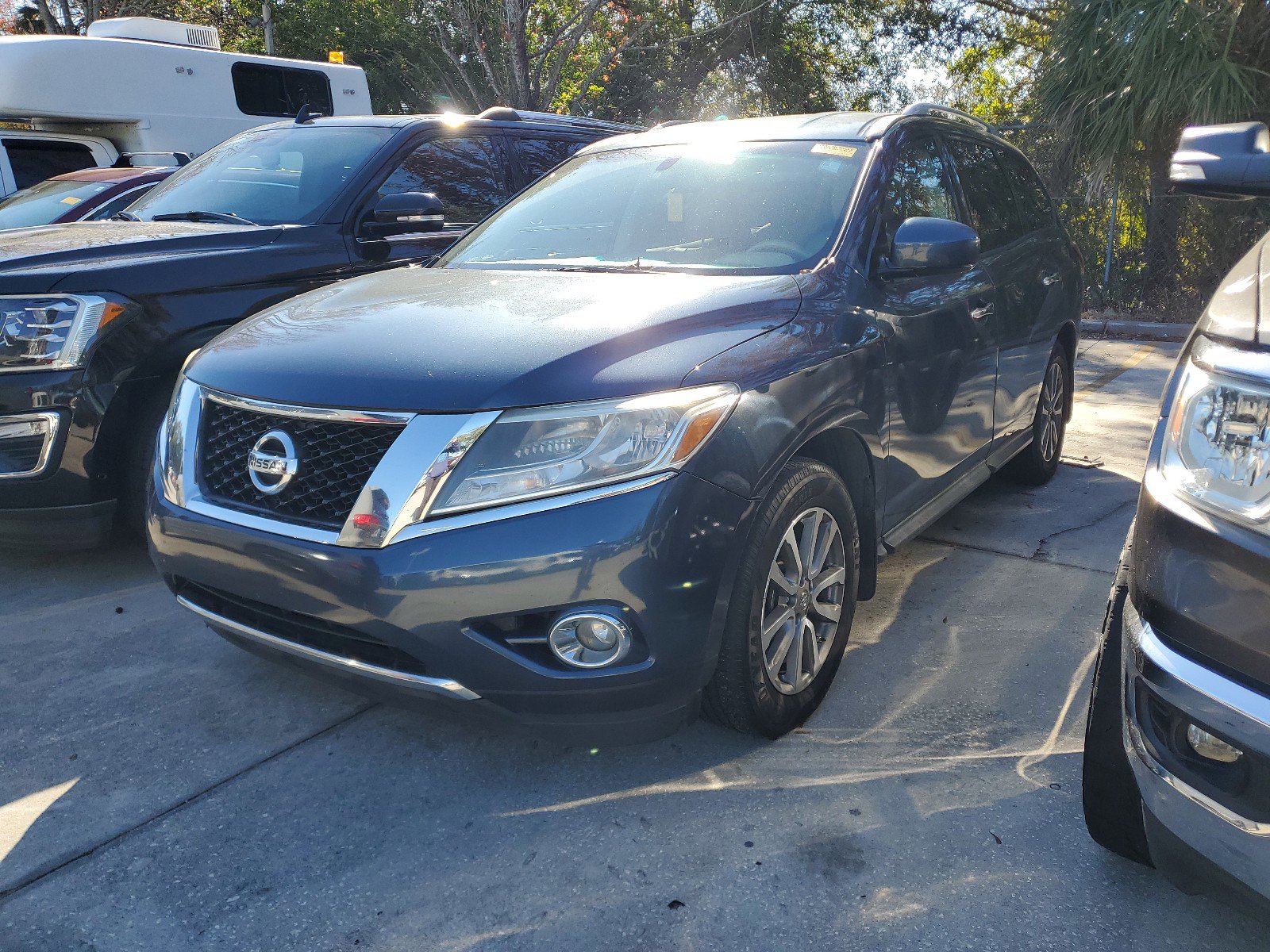 Used 2015 Nissan Pathfinder SV w/ Cargo Package image 1