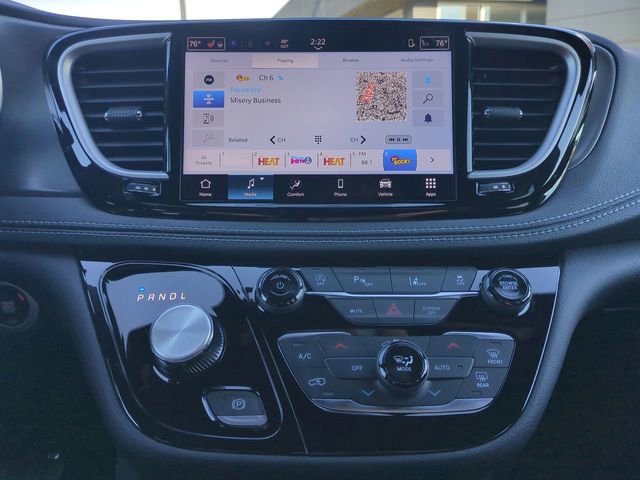 New 2026 Chrysler Pacifica Select FWD image 19