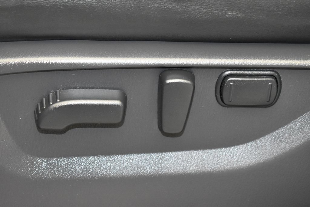 Used 2023 Nissan Armada Platinum w/ Captain's Chairs Package AWD/4WD image 15